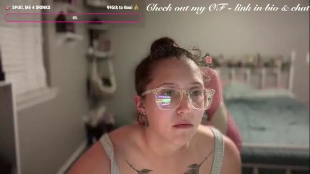 Image 2 of musclemommy426347 Stream on Chaturbate on 18 days ago