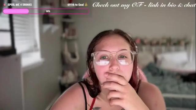 Image 2 of musclemommy426347 Stream on Chaturbate on 10 days ago