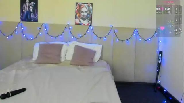 Image 3 of musclexxxbarbie Stream on Chaturbate on 2 months ago