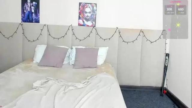 Image 2 of musclexxxbarbie Stream on Chaturbate on 2 months ago