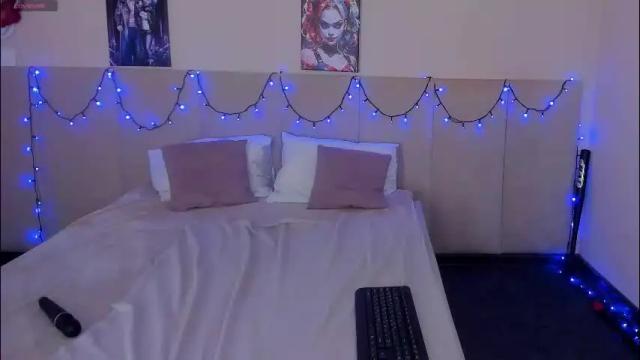 Image 11 of musclexxxbarbie Stream on Chaturbate on 1 month ago