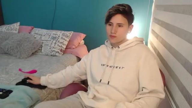 Image 3 of musicayluna Stream on Chaturbate on 13 months ago