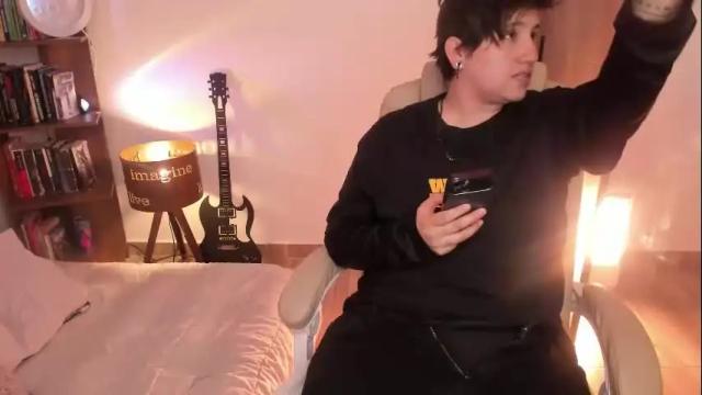 Image 2 of musicayluna Stream on Chaturbate on 1 month ago