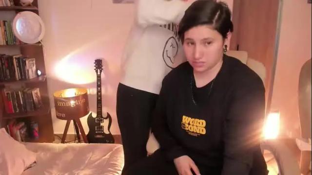 Image 4 of musicayluna Stream on Chaturbate on 1 month ago