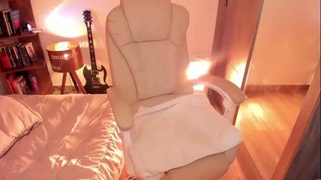 Image 3 of musicayluna Stream on Chaturbate on 1 month ago