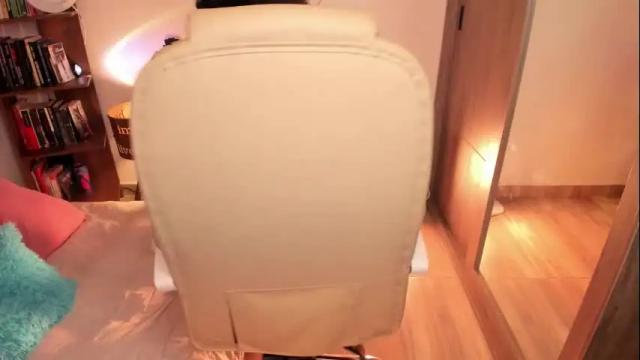 Image 3 of musicayluna Stream on Chaturbate on 1 month ago