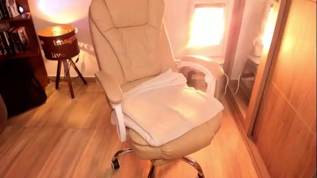 Image 4 of musicayluna Stream on Chaturbate on 15 days ago
