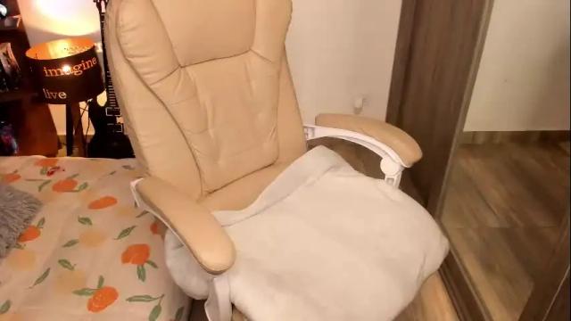 Image 2 of musicayluna Stream on Chaturbate on 12 days ago