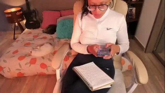 Image 12 of musicayluna Stream on Chaturbate on 6 days ago
