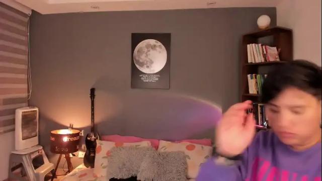 Image 7 of musicayluna Stream on Chaturbate on 2 months ago