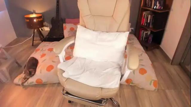 Image 2 of musicayluna Stream on Chaturbate on 2 months ago