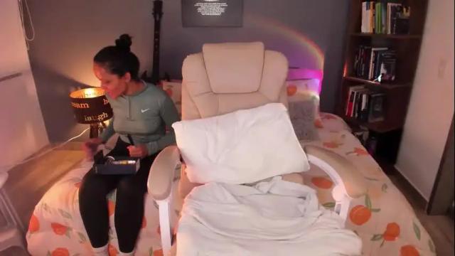 Image 12 of musicayluna Stream on Chaturbate on 1 month ago
