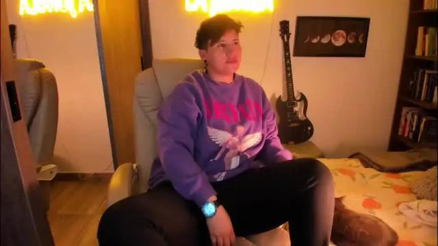Image 4 of musicayluna Stream on Chaturbate on 2 days ago