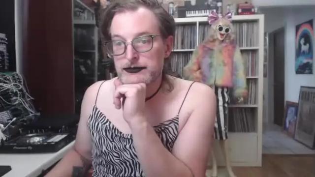 Image 2 of muziknerd Stream on Chaturbate on 22 months ago