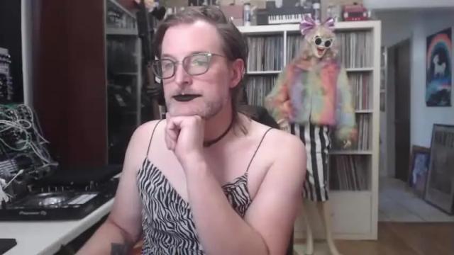 Image 6 of muziknerd Stream on Chaturbate on 22 months ago