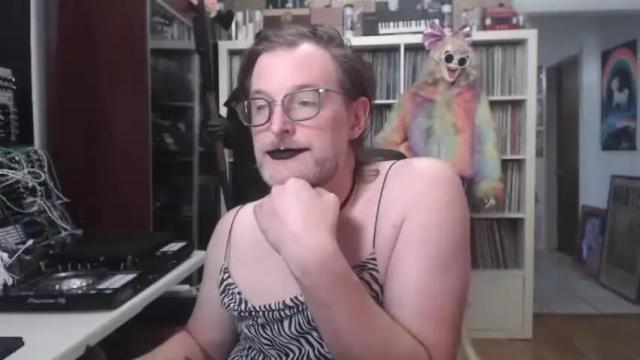 Image 8 of muziknerd Stream on Chaturbate on 22 months ago