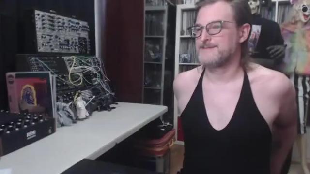 Image 12 of muziknerd Stream on Chaturbate on 22 months ago