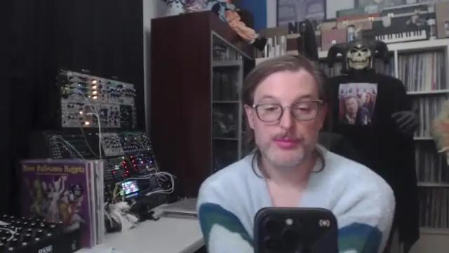 Image 3 of muziknerd Stream on Chaturbate on 21 months ago