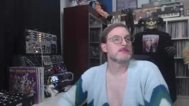 Image 8 of muziknerd Stream on Chaturbate on 21 months ago