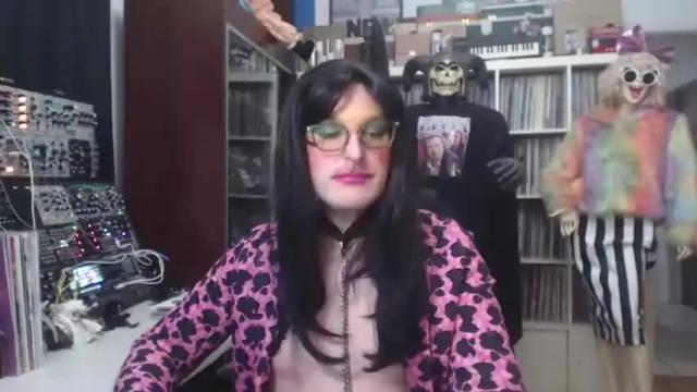 Image 11 of muziknerd Stream on Chaturbate on 21 months ago