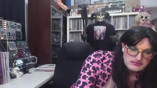 Image 6 of muziknerd Stream on Chaturbate on 21 months ago