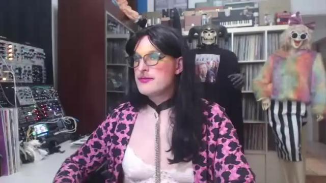 Image 7 of muziknerd Stream on Chaturbate on 21 months ago