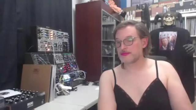 Thumbnail 1, muziknerd's Stream at Chaturbate, 21 months ago