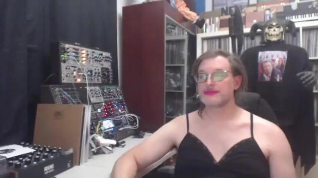Image 10 of muziknerd Stream on Chaturbate on 21 months ago