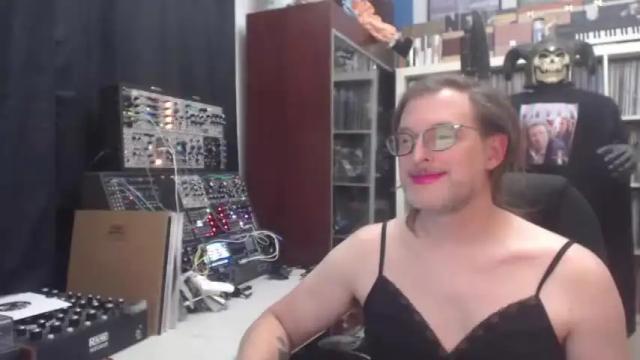 Image 7 of muziknerd Stream on Chaturbate on 21 months ago