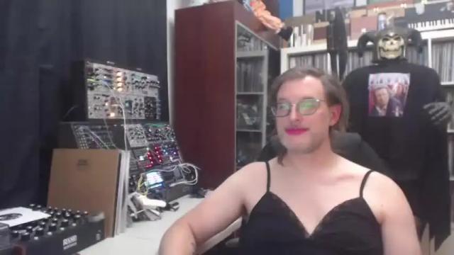 Image 8 of muziknerd Stream on Chaturbate on 21 months ago