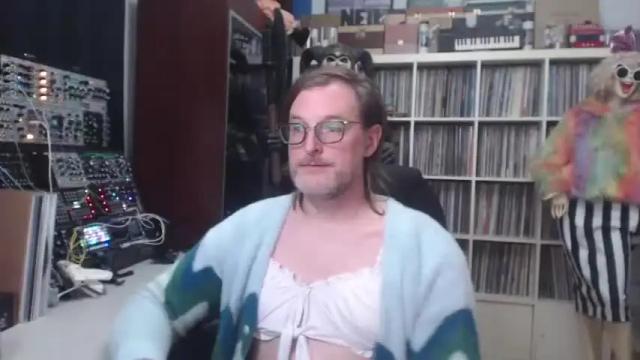 Image 10 of muziknerd Stream on Chaturbate on 20 months ago