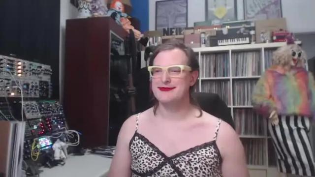 Image 12 of muziknerd Stream on Chaturbate on 20 months ago