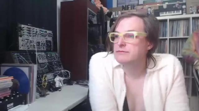 Image 2 of muziknerd Stream on Chaturbate on 20 months ago