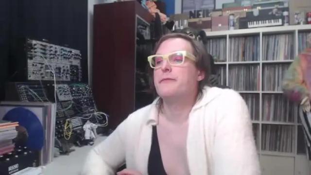 Image 4 of muziknerd Stream on Chaturbate on 20 months ago
