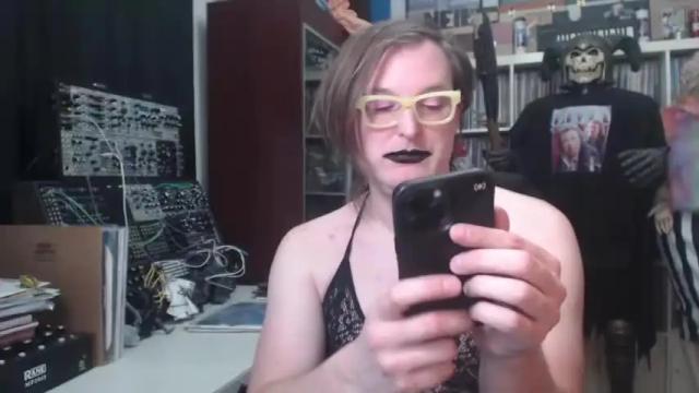 Thumbnail 1, muziknerd's Stream at Chaturbate, 19 months ago