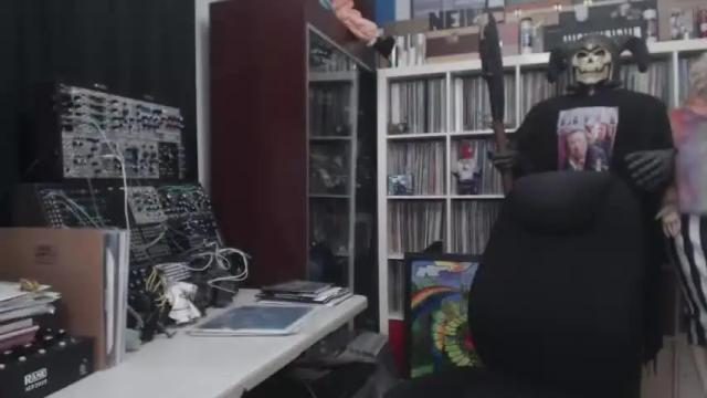 Image 10 of muziknerd Stream on Chaturbate on 19 months ago