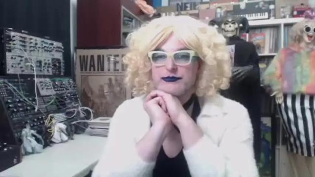 Image 10 of muziknerd Stream on Chaturbate on 15 months ago