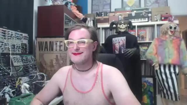 Image 4 of muziknerd Stream on Chaturbate on 15 months ago
