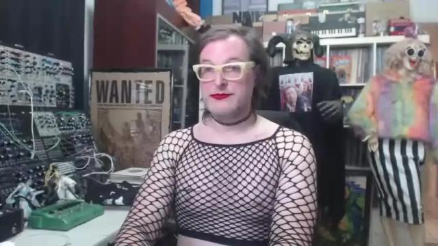 Image 8 of muziknerd Stream on Chaturbate on 15 months ago