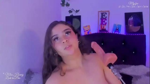 Image 2 of mxsshoney Stream on Chaturbate on 2 months ago