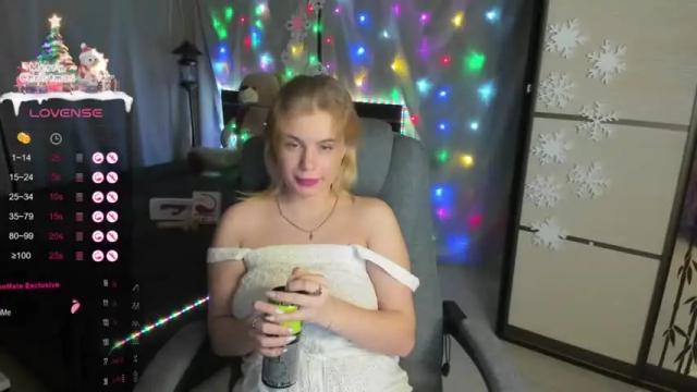 Image 4 of my_cute_girl Stream on Chaturbate on 17 months ago