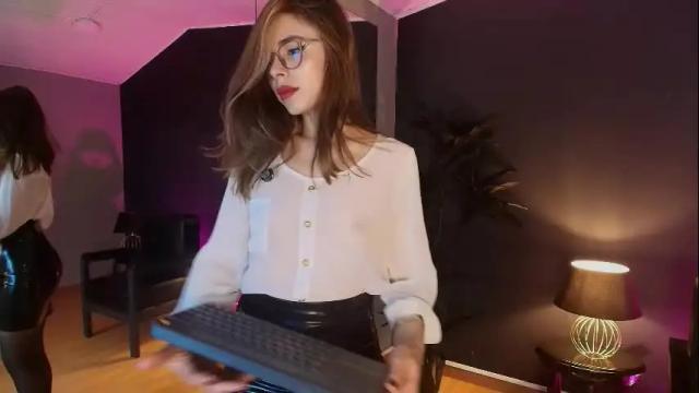 Image 2 of my_maite Stream on Chaturbate on 2 months ago