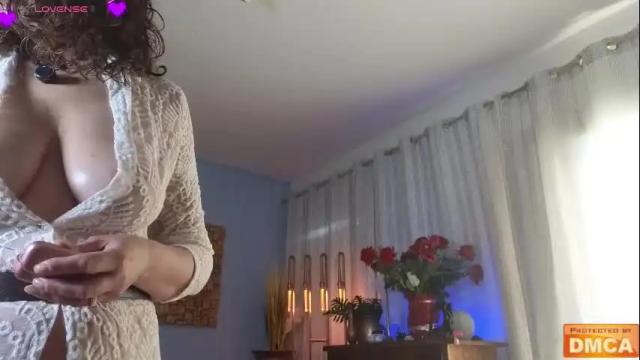 Image 2 of mya_emerald Stream on Chaturbate on 24 days ago