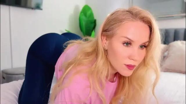 Image 4 of myassistant Stream on Chaturbate on 1 month ago