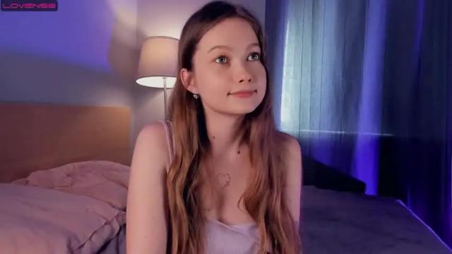 Image 3 of mycheeks4u Stream on Chaturbate on 16 months ago