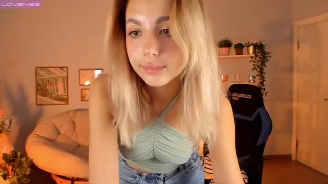 Image 10 of mylaflores Stream on Chaturbate on 20 months ago