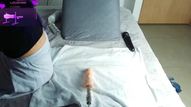 Image 7 of mylittle_mila Stream on Chaturbate on 15 days ago