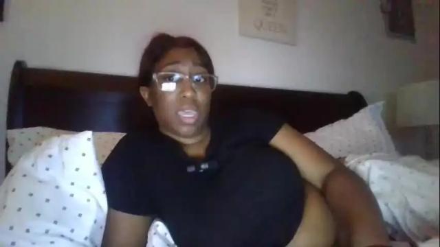 Image 10 of mymytitsnasz Stream on Chaturbate on 18 months ago