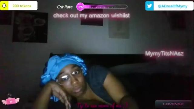 Image 3 of mymytitsnasz Stream on Chaturbate on 13 months ago