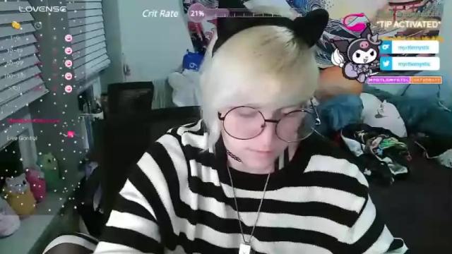 Image 5 of myrtlemystic Stream on Chaturbate on 16 months ago